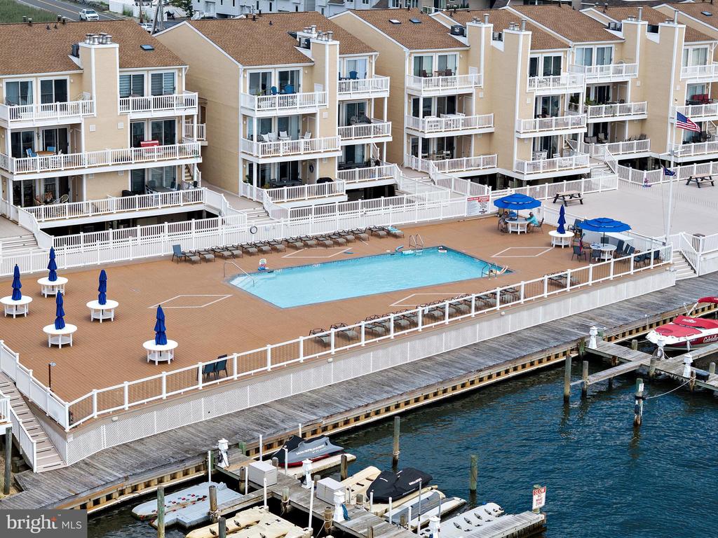 401 BAY SHORE DRIVE Unit: 18B