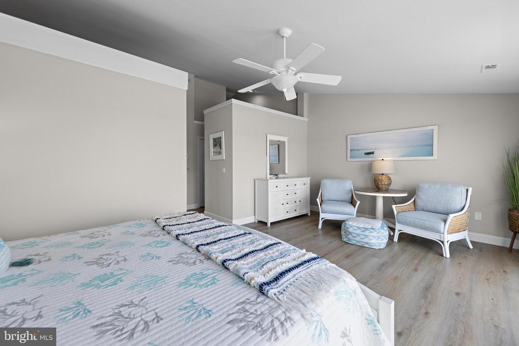 401 BAY SHORE DRIVE Unit: 18B
