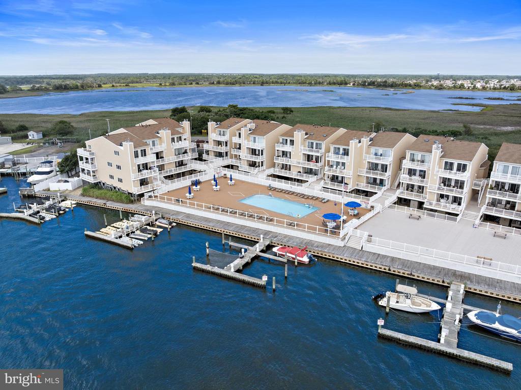 401 BAY SHORE DRIVE Unit: 18B