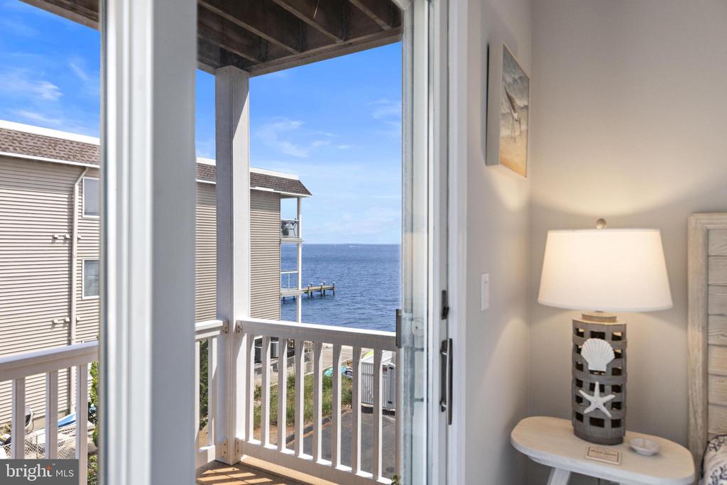 401 BAY SHORE DRIVE Unit: 18B