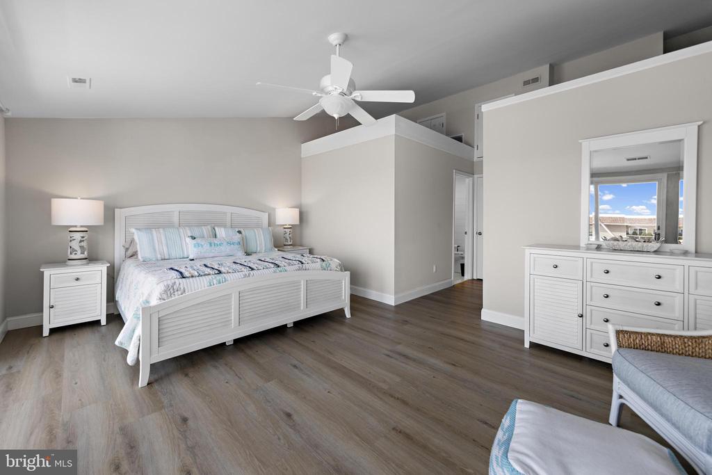 401 BAY SHORE DRIVE Unit: 18B