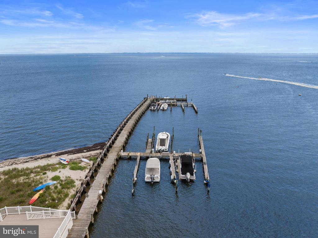 401 BAY SHORE DRIVE Unit: 18B