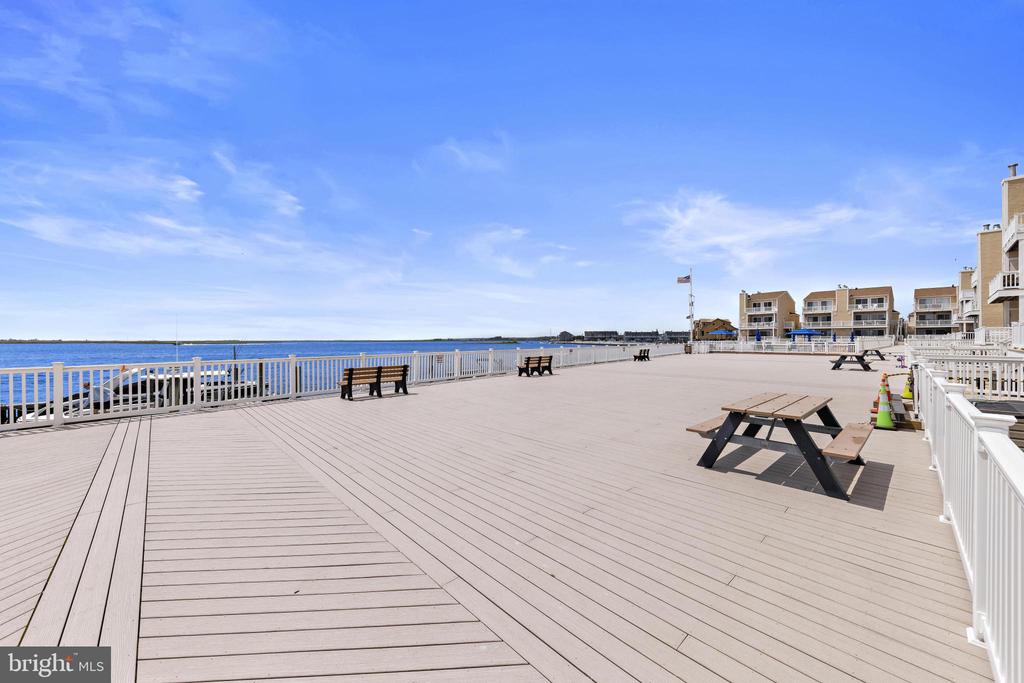401 BAY SHORE DRIVE Unit: 18B