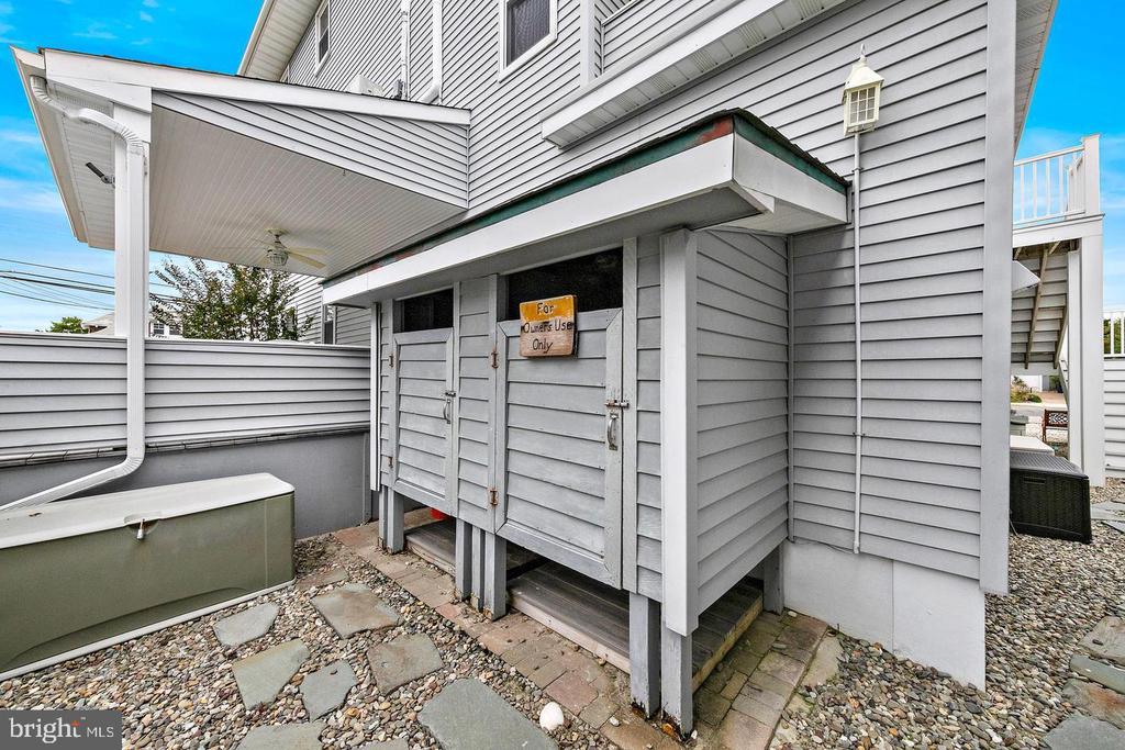 130 CHATSWORTH AVENUE Unit: 1