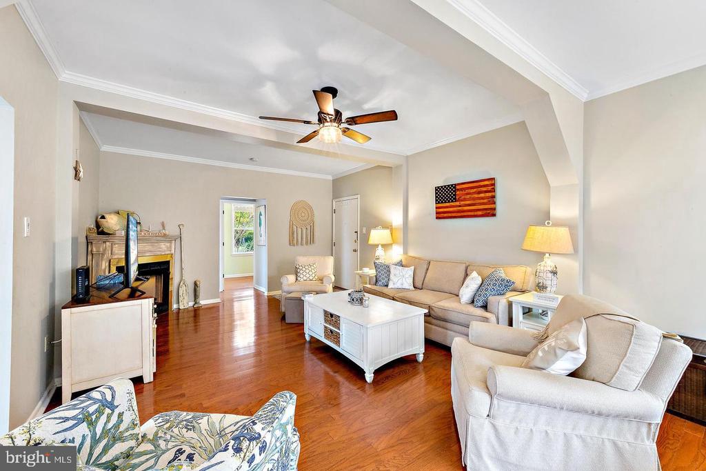 130 CHATSWORTH AVENUE Unit: 1