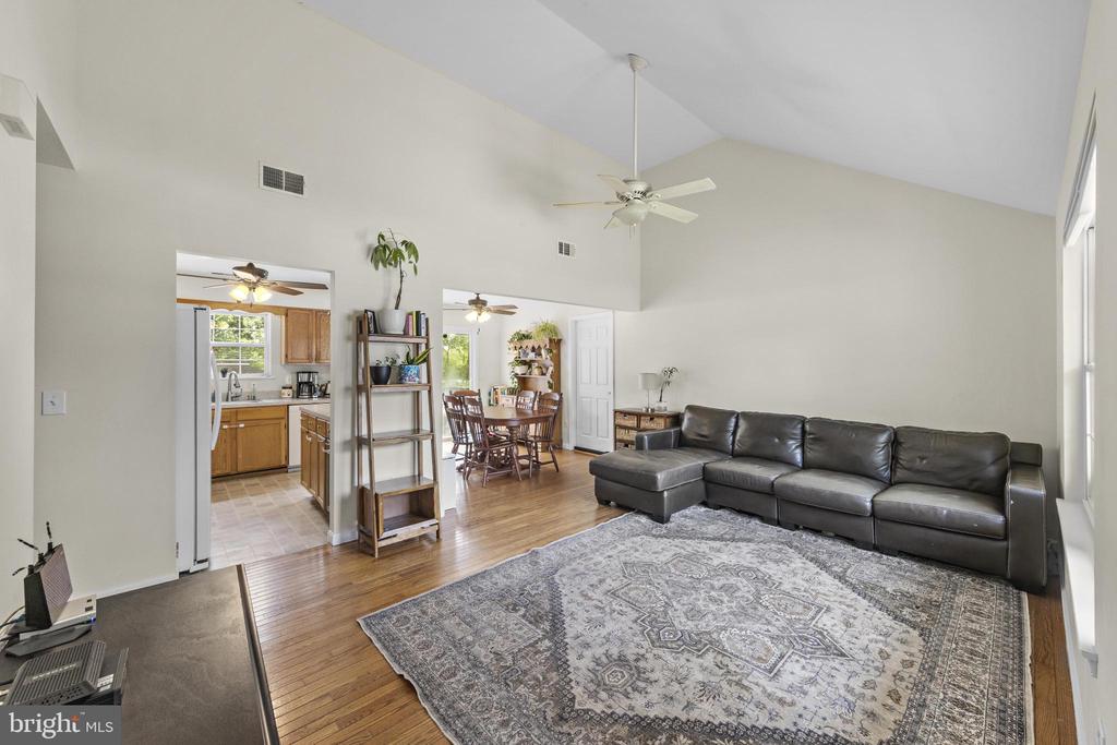 255 TACKLE AVENUE