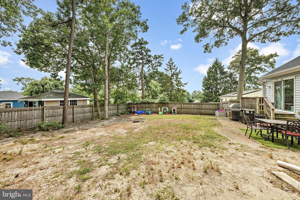 255 TACKLE AVENUE