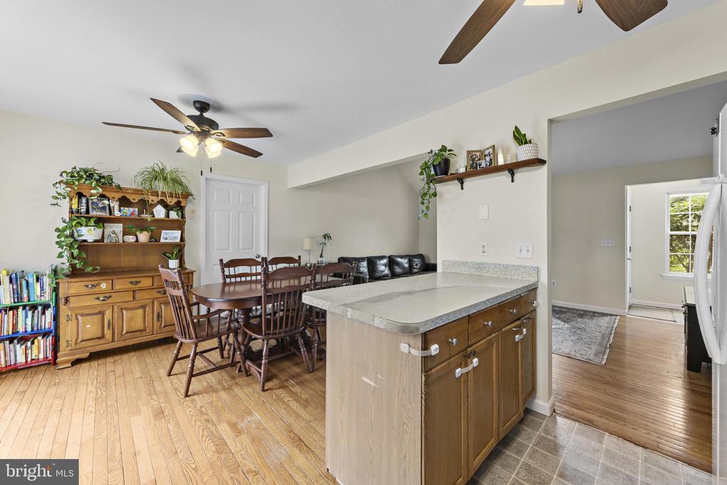255 TACKLE AVENUE