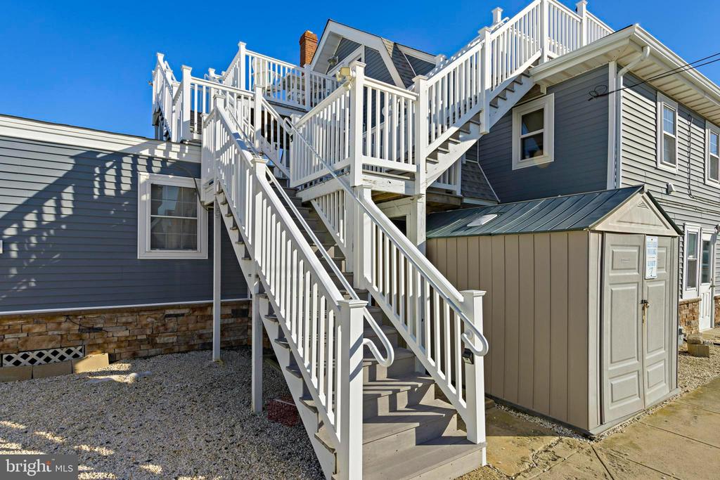 201 W SHIP BOTTOM AVENUE