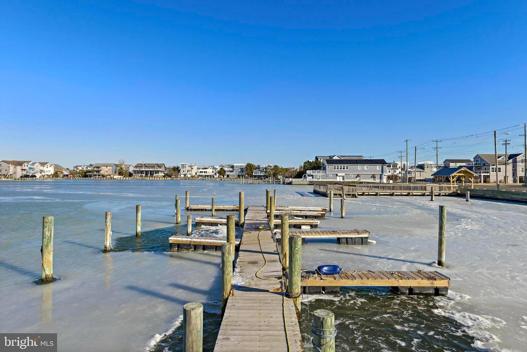 201 W SHIP BOTTOM AVENUE