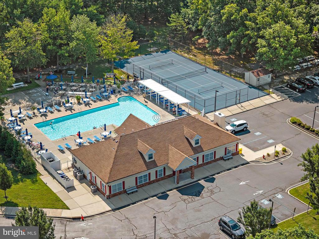 40 PINE OAK BOULEVARD