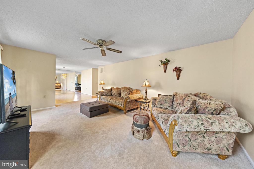 40 PINE OAK BOULEVARD