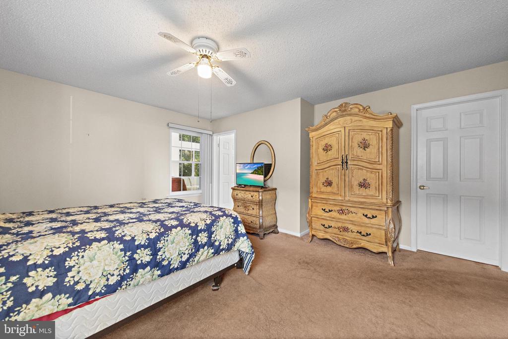 40 PINE OAK BOULEVARD