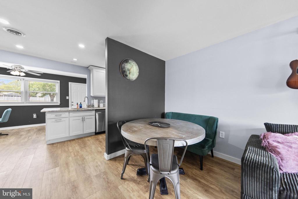 6 MEDITERRANEAN COURT