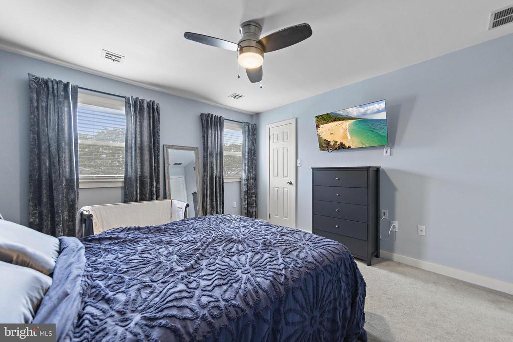 6 MEDITERRANEAN COURT