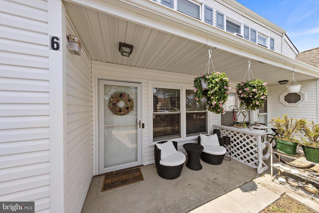 6 MEDITERRANEAN COURT