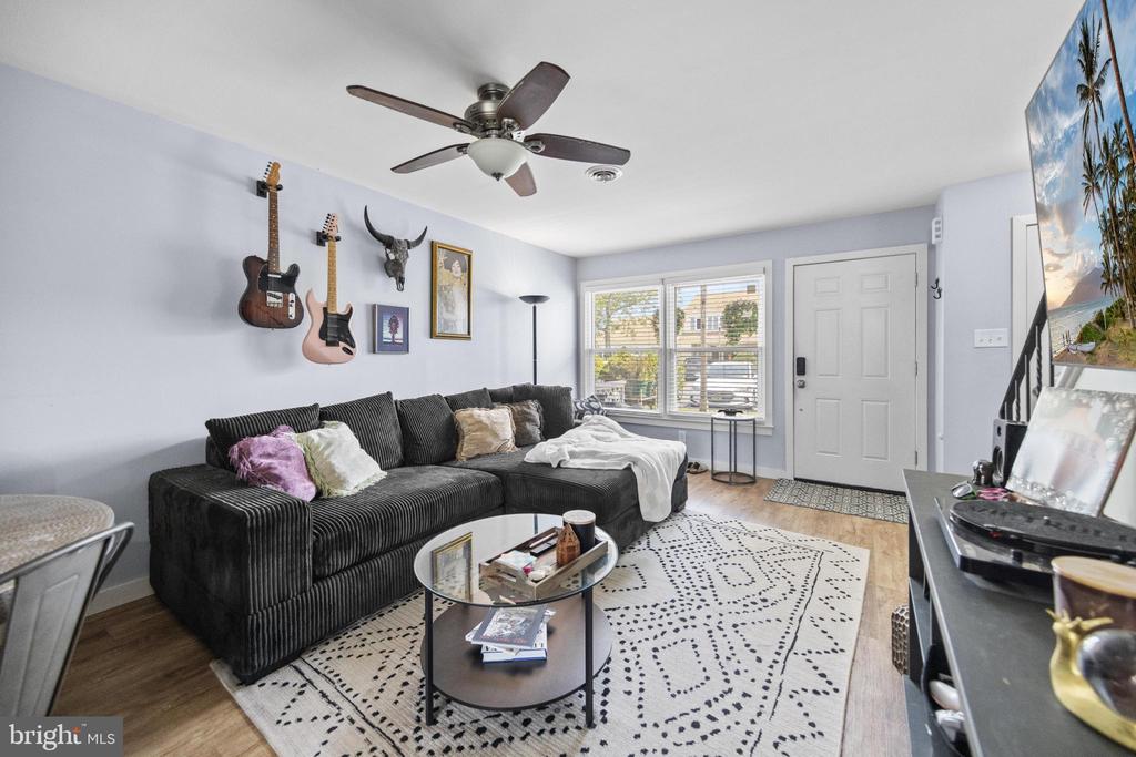 6 MEDITERRANEAN COURT