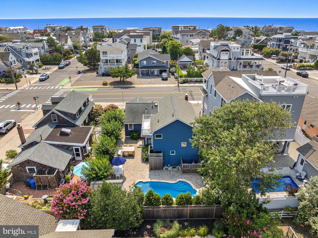 1106 S BEACH AVENUE