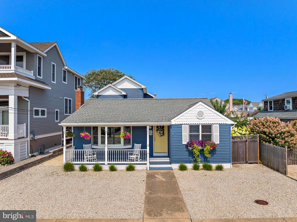 1106 S BEACH AVENUE