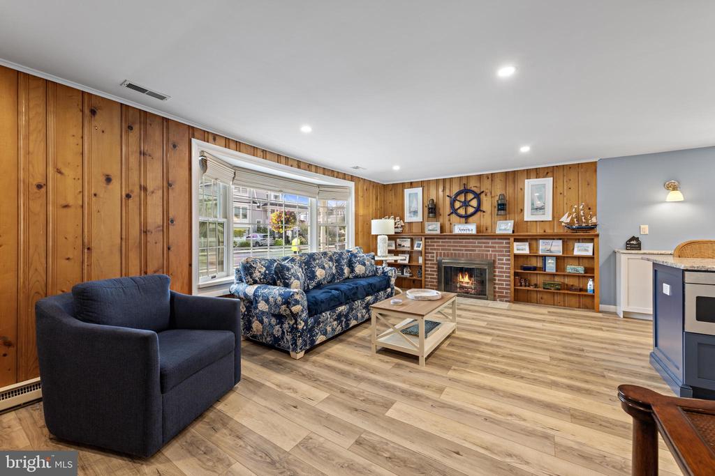 1106 S BEACH AVENUE