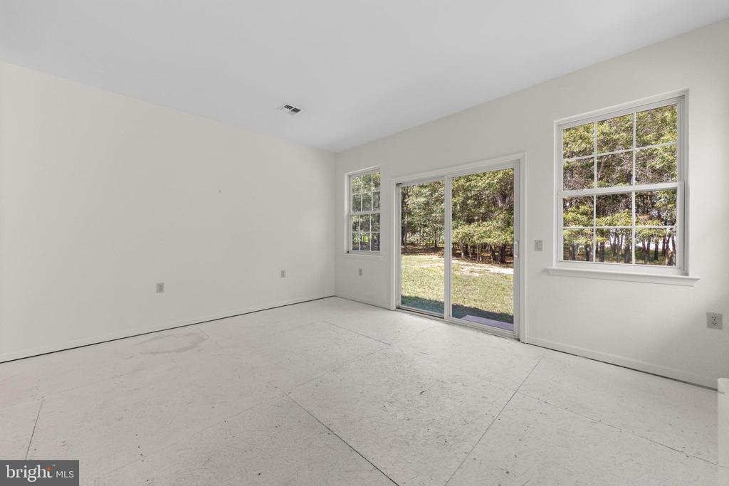 10 KETTLE CREEK COURT