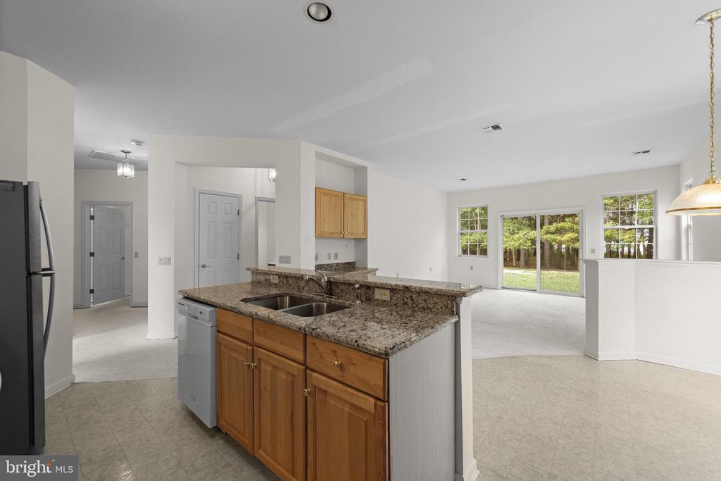 10 KETTLE CREEK COURT