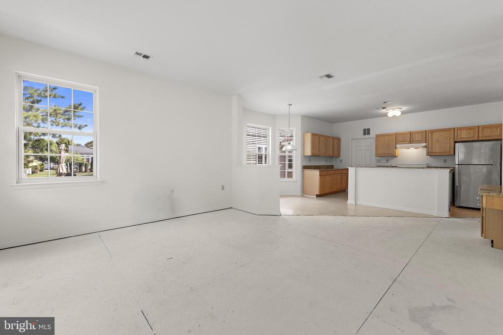 10 KETTLE CREEK COURT