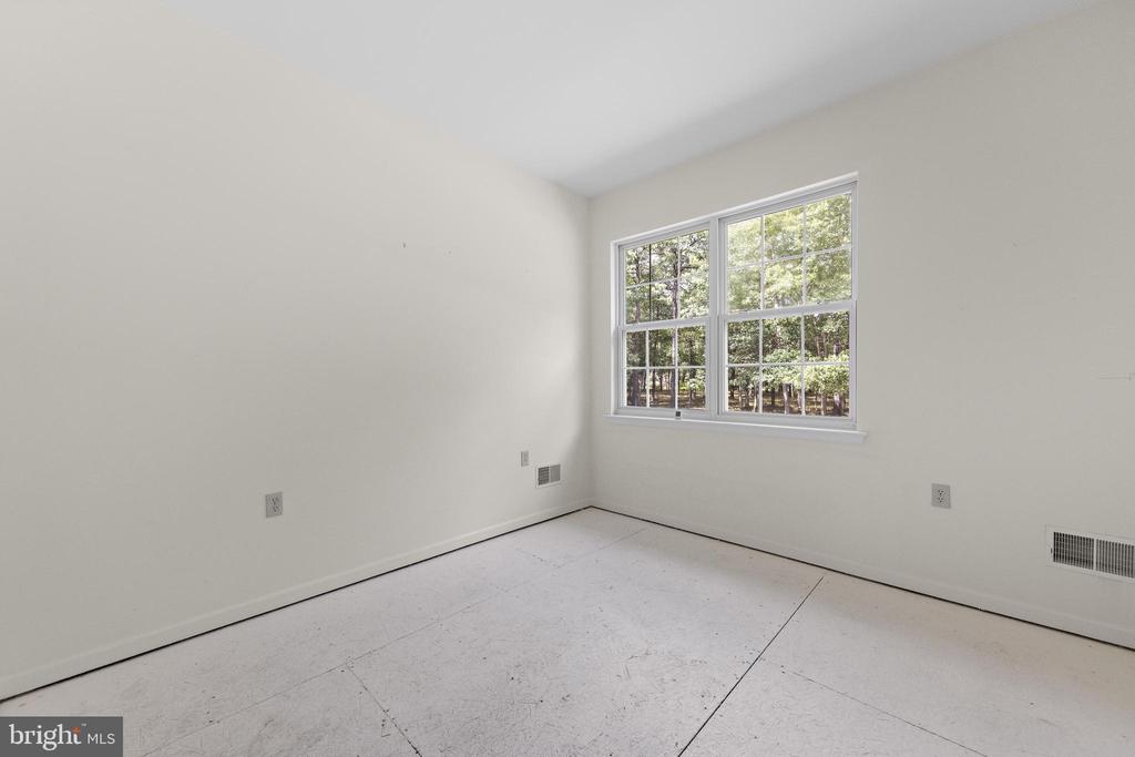10 KETTLE CREEK COURT