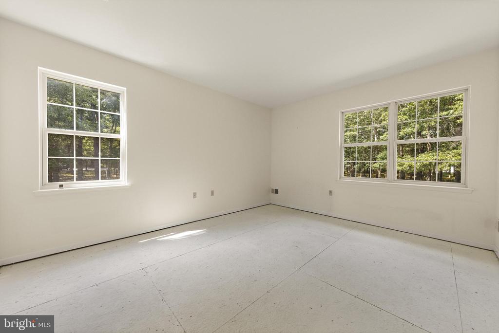 10 KETTLE CREEK COURT