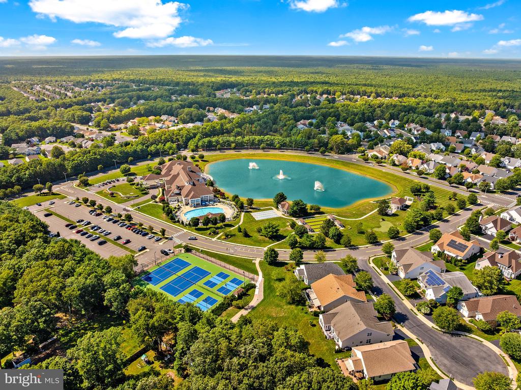 10 KETTLE CREEK COURT