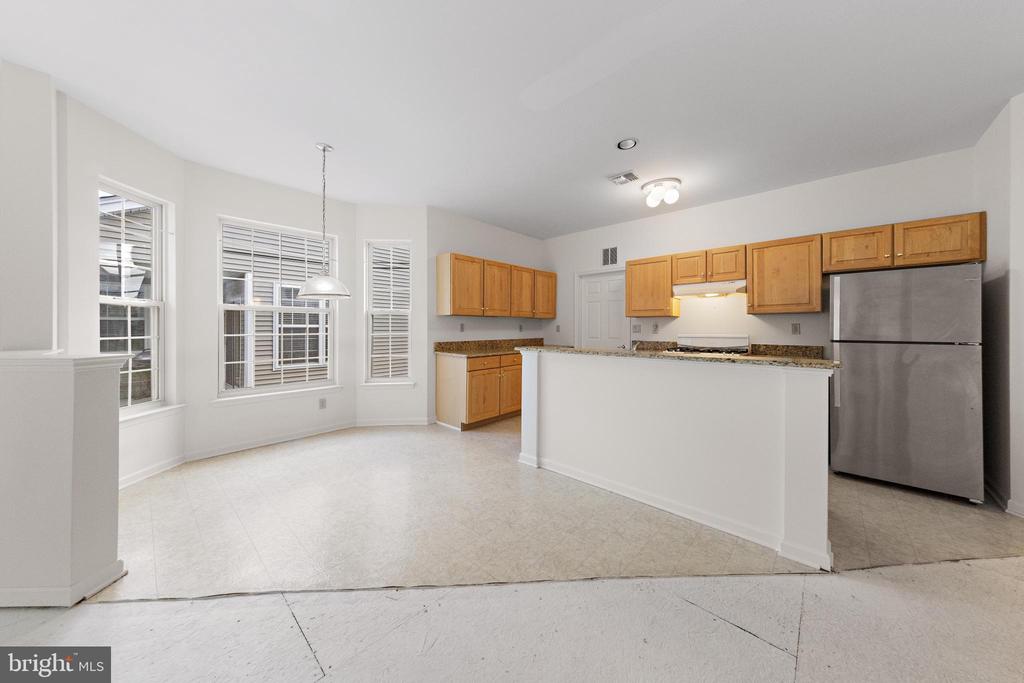 10 KETTLE CREEK COURT