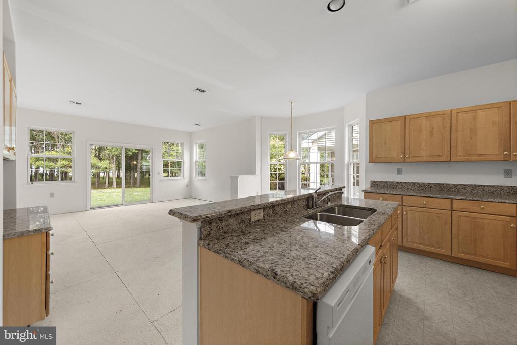 10 KETTLE CREEK COURT