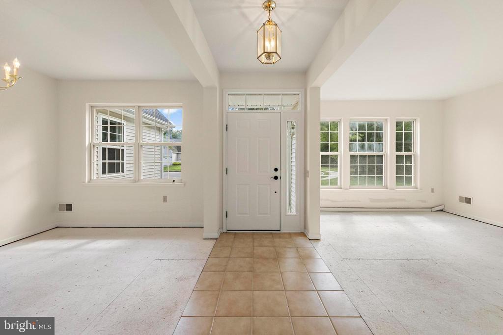 10 KETTLE CREEK COURT