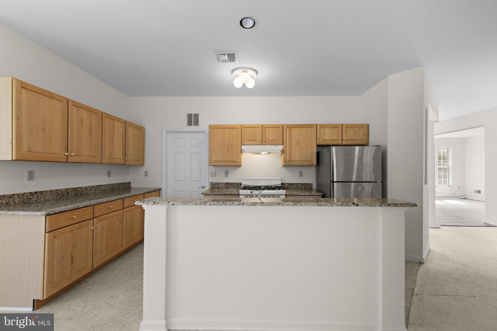 10 KETTLE CREEK COURT