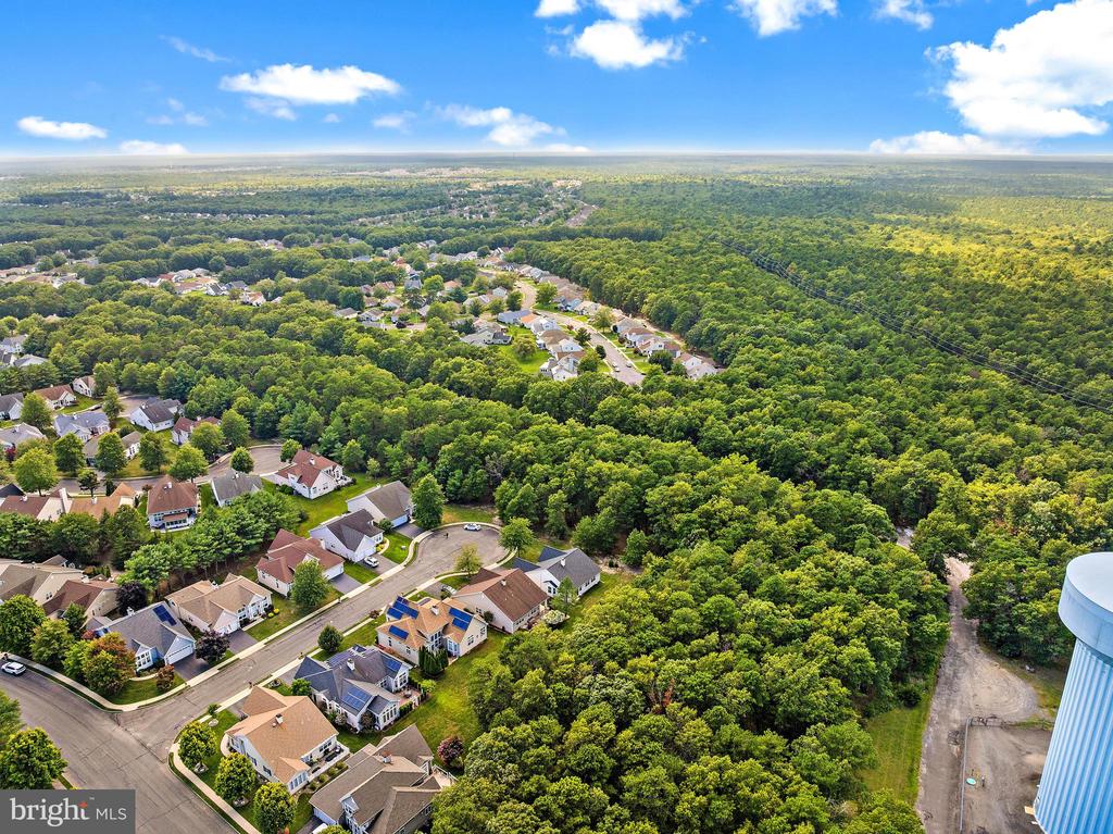 10 KETTLE CREEK COURT