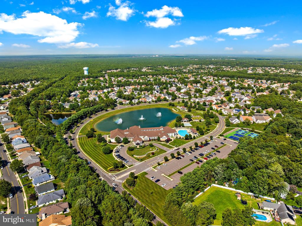 10 KETTLE CREEK COURT