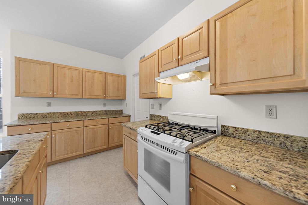 10 KETTLE CREEK COURT