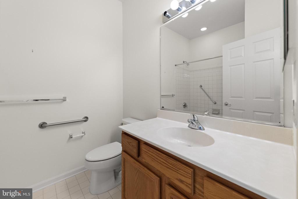 10 KETTLE CREEK COURT