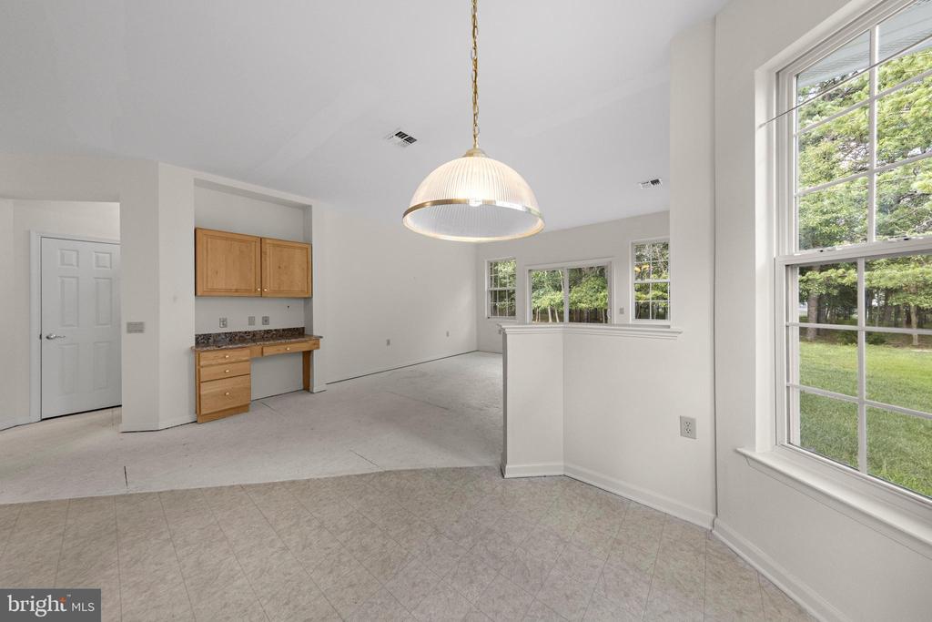 10 KETTLE CREEK COURT