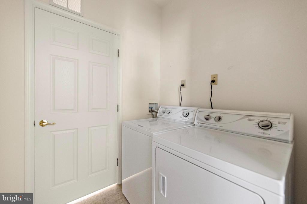 10 KETTLE CREEK COURT