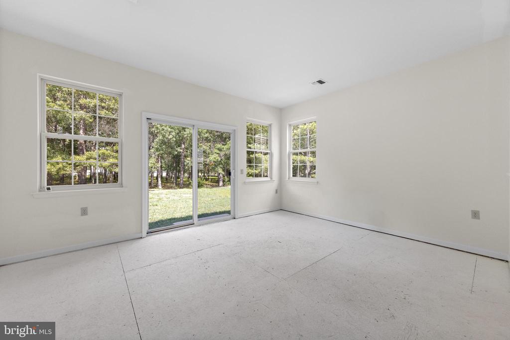 10 KETTLE CREEK COURT