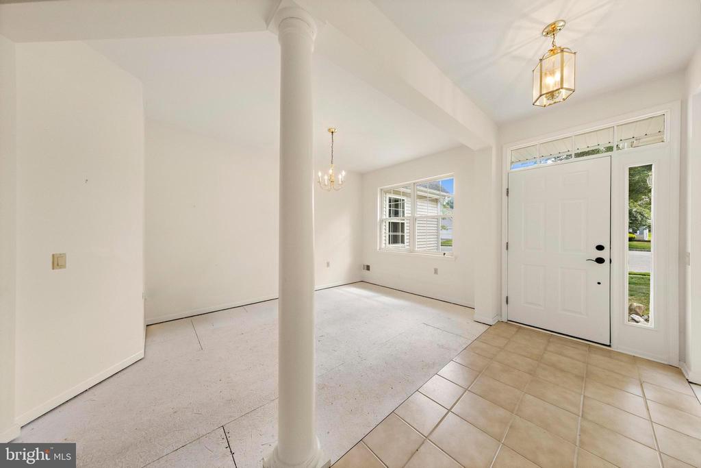 10 KETTLE CREEK COURT