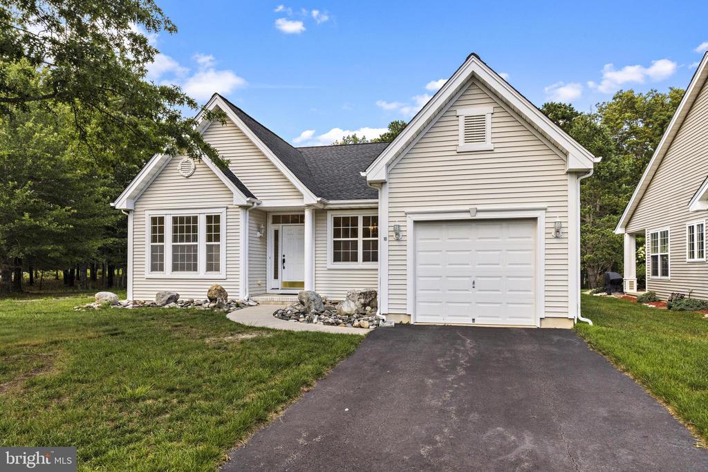 10 KETTLE CREEK COURT