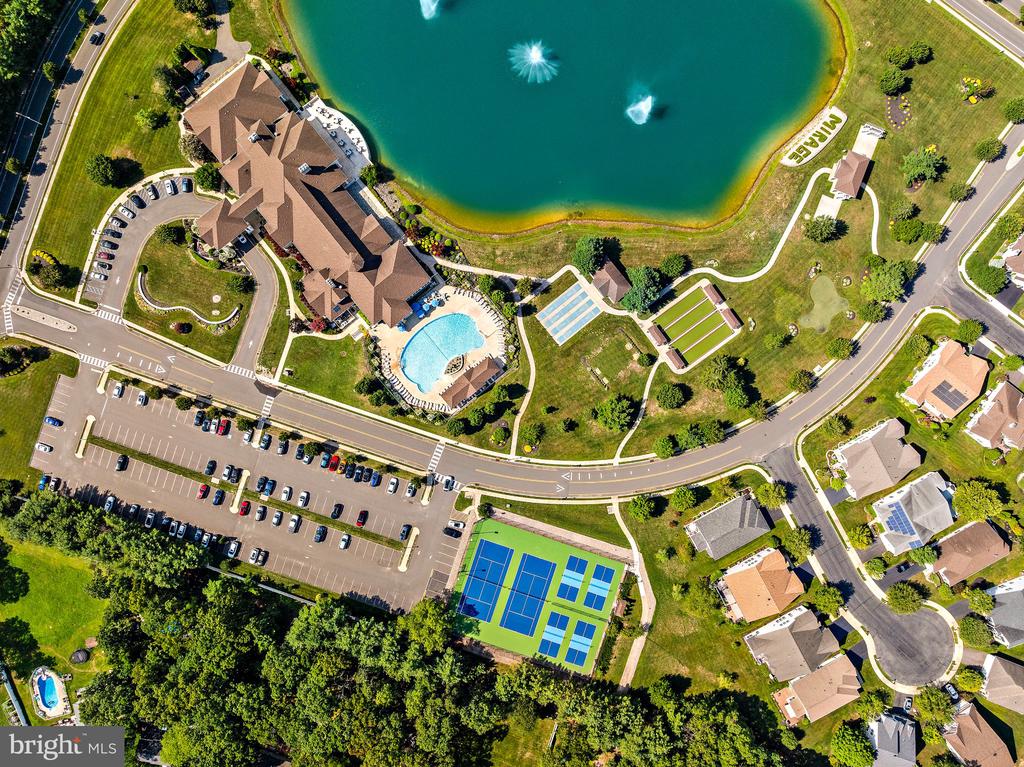 10 KETTLE CREEK COURT