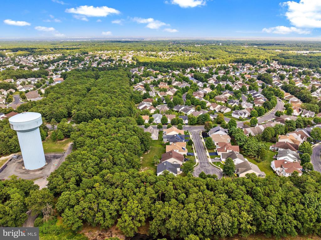 10 KETTLE CREEK COURT