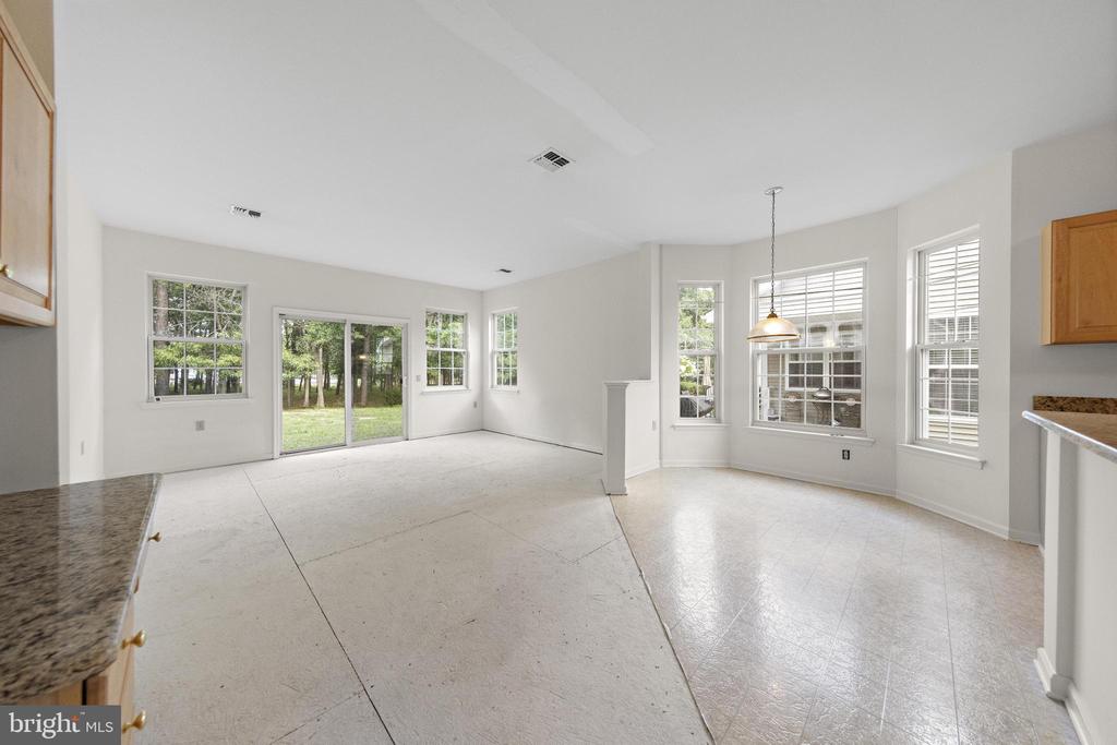 10 KETTLE CREEK COURT