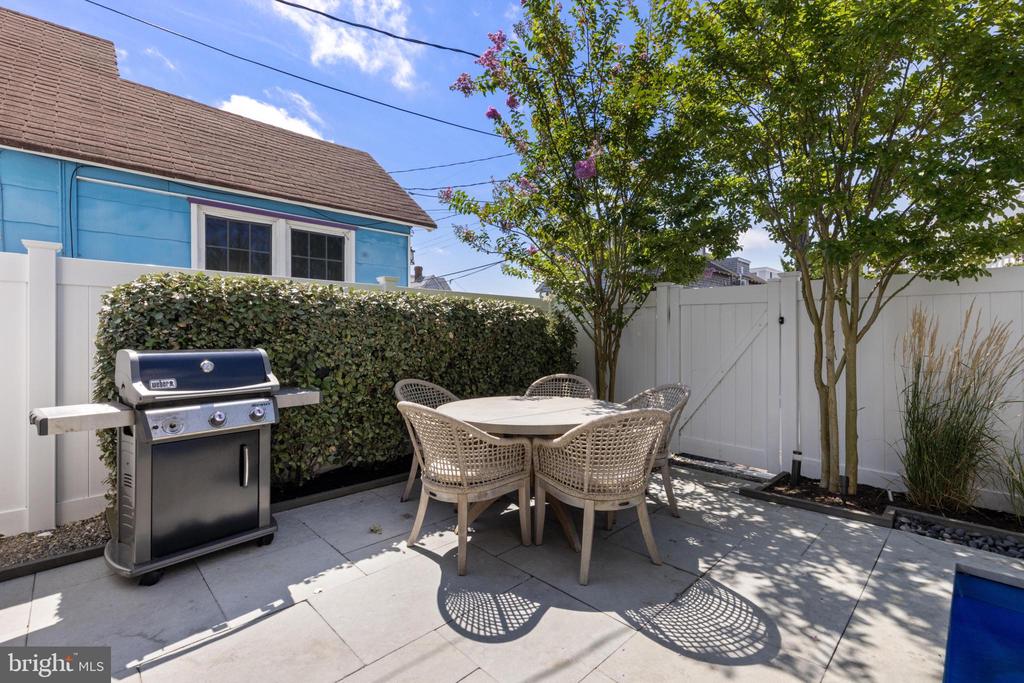 106 E 26TH