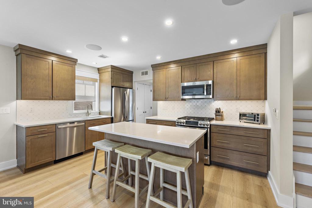 106 E 26TH
