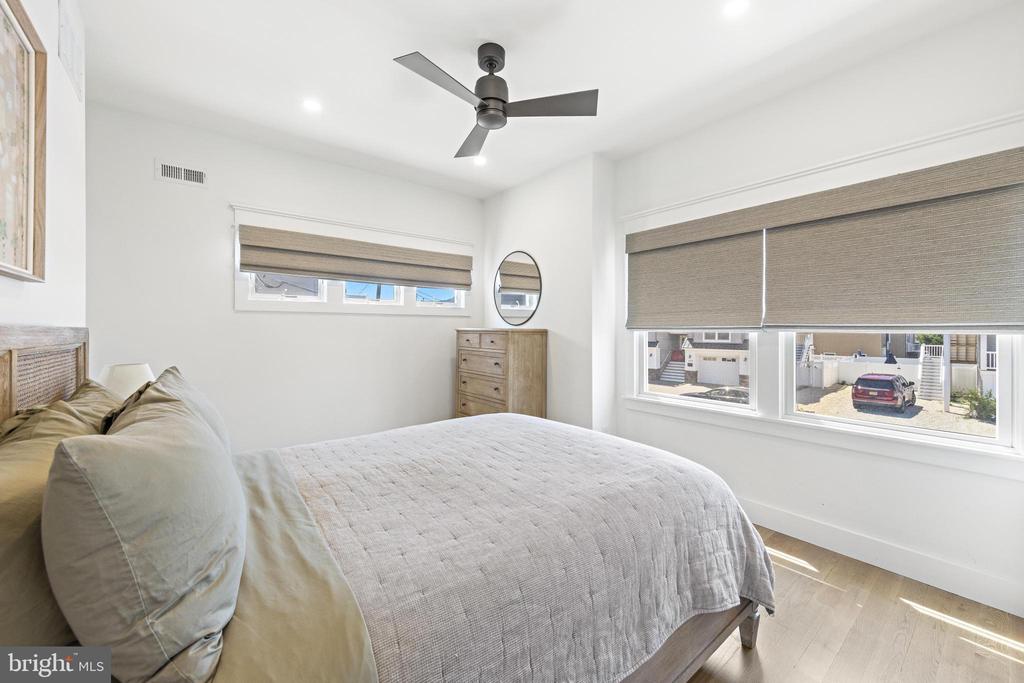 115 E 28TH STREET