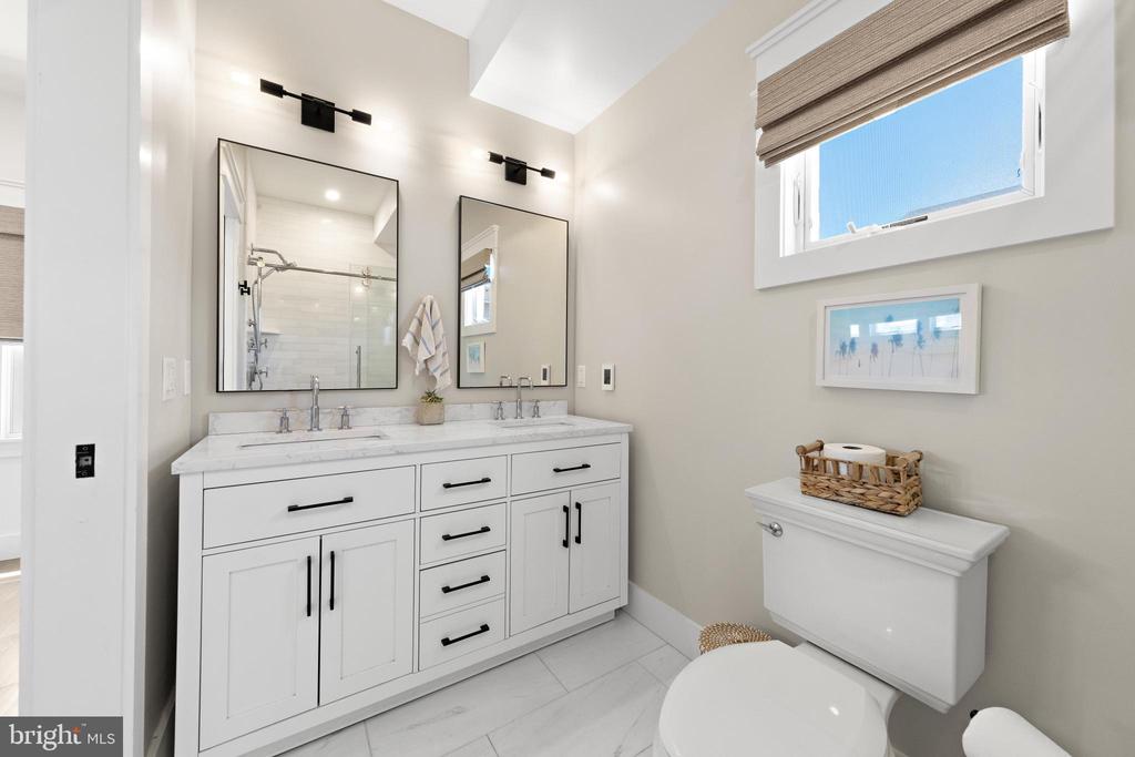 115 E 28TH STREET